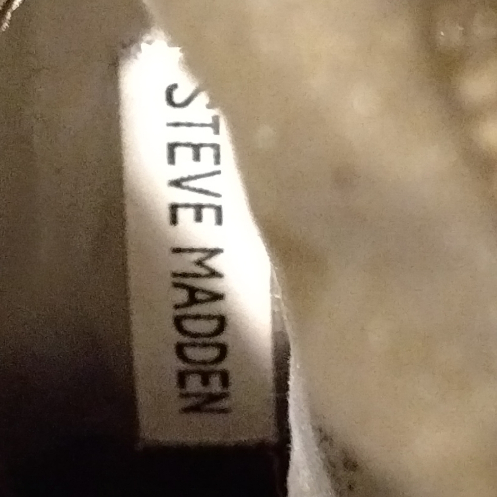 Shoes - Picture 9 of 10